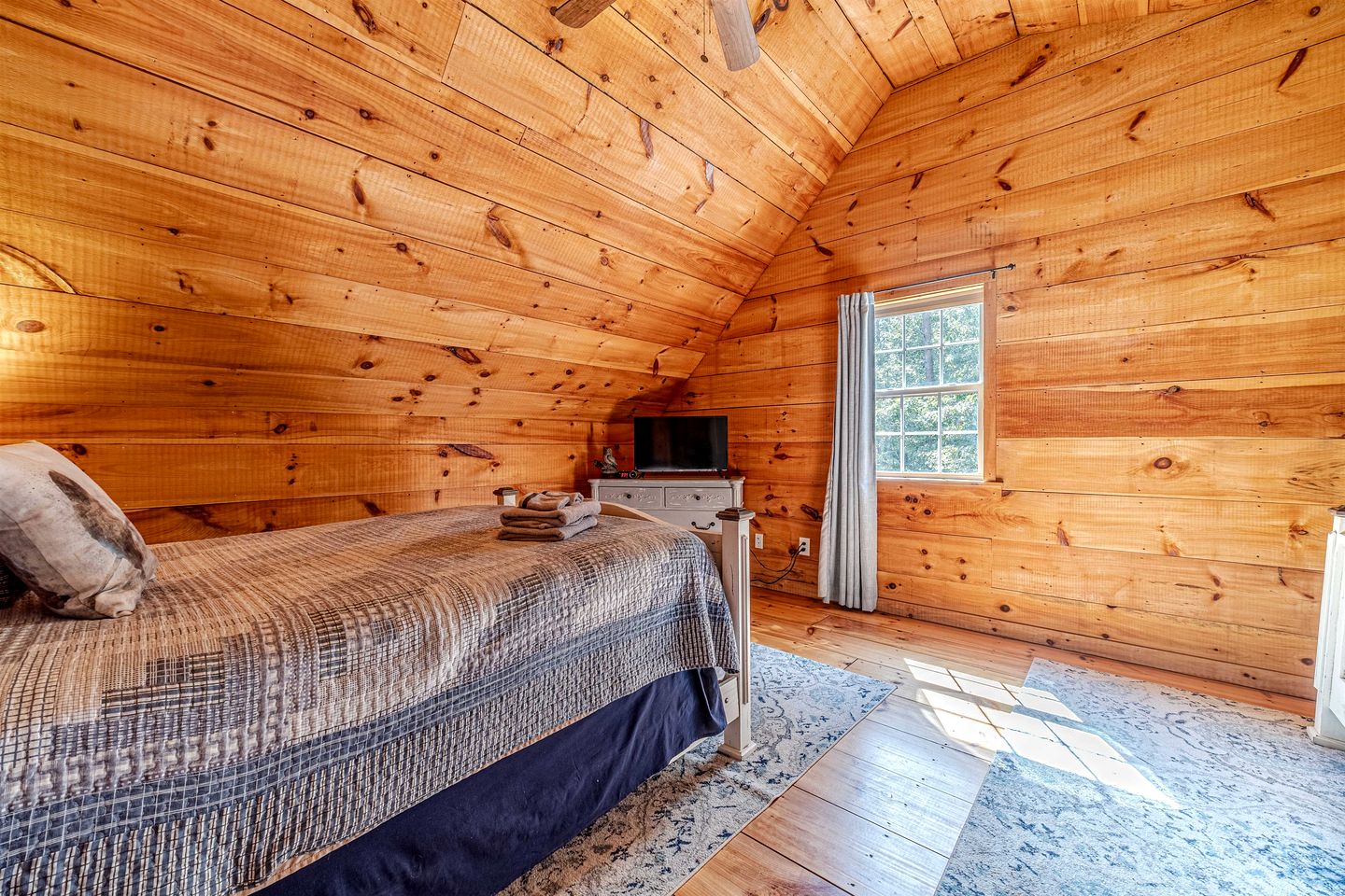 Impressive Cabin with Fireplace and Hot-tub in Sautee Nacoochee, Georgia