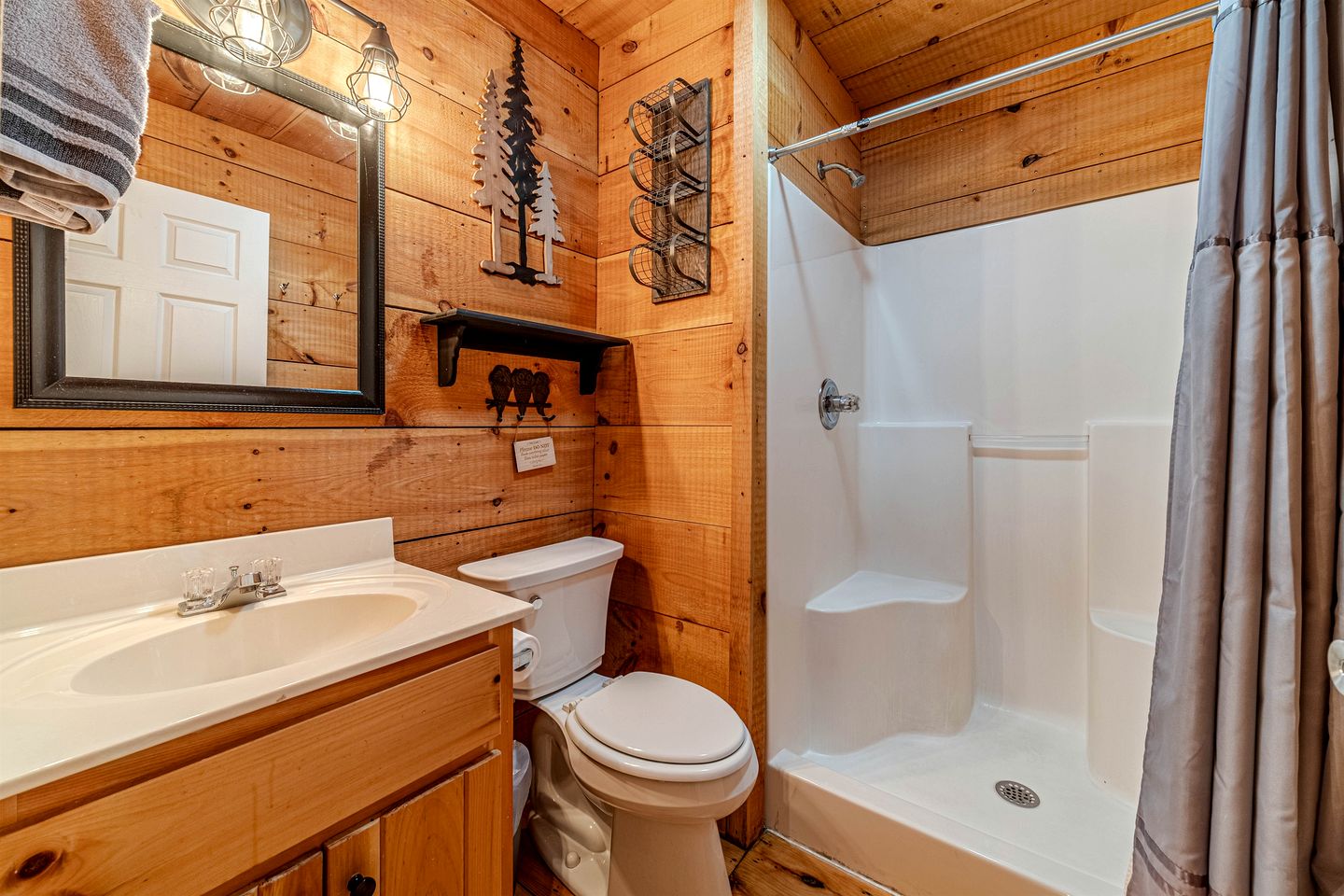 Impressive Cabin with Fireplace and Hot-tub in Sautee Nacoochee, Georgia
