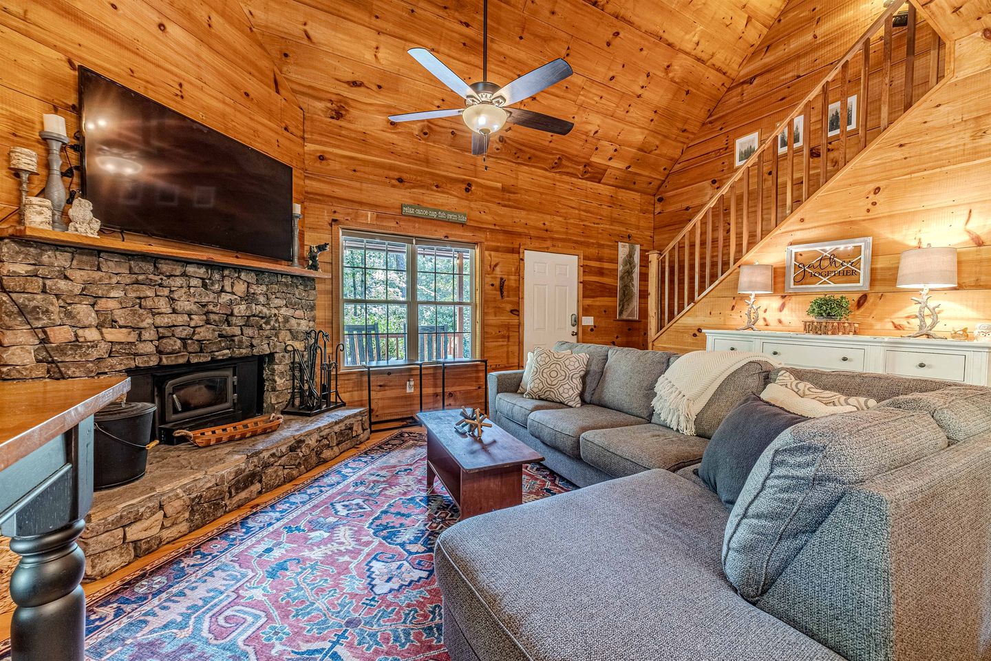 Impressive Cabin with Fireplace and Hot-tub in Sautee Nacoochee, Georgia
