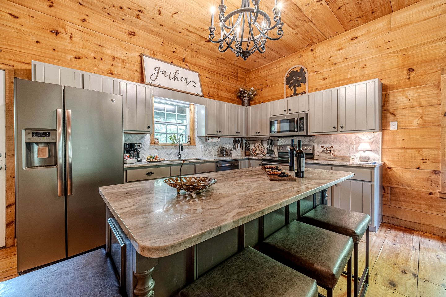 Impressive Cabin with Fireplace and Hot-tub in Sautee Nacoochee, Georgia