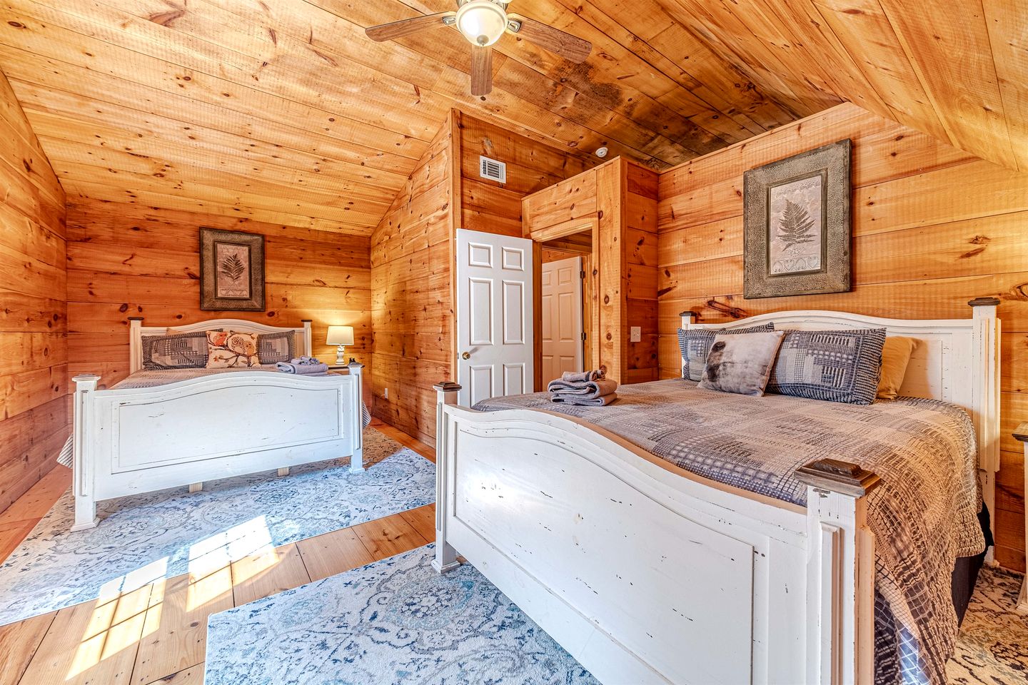 Impressive Cabin with Fireplace and Hot-tub in Sautee Nacoochee, Georgia