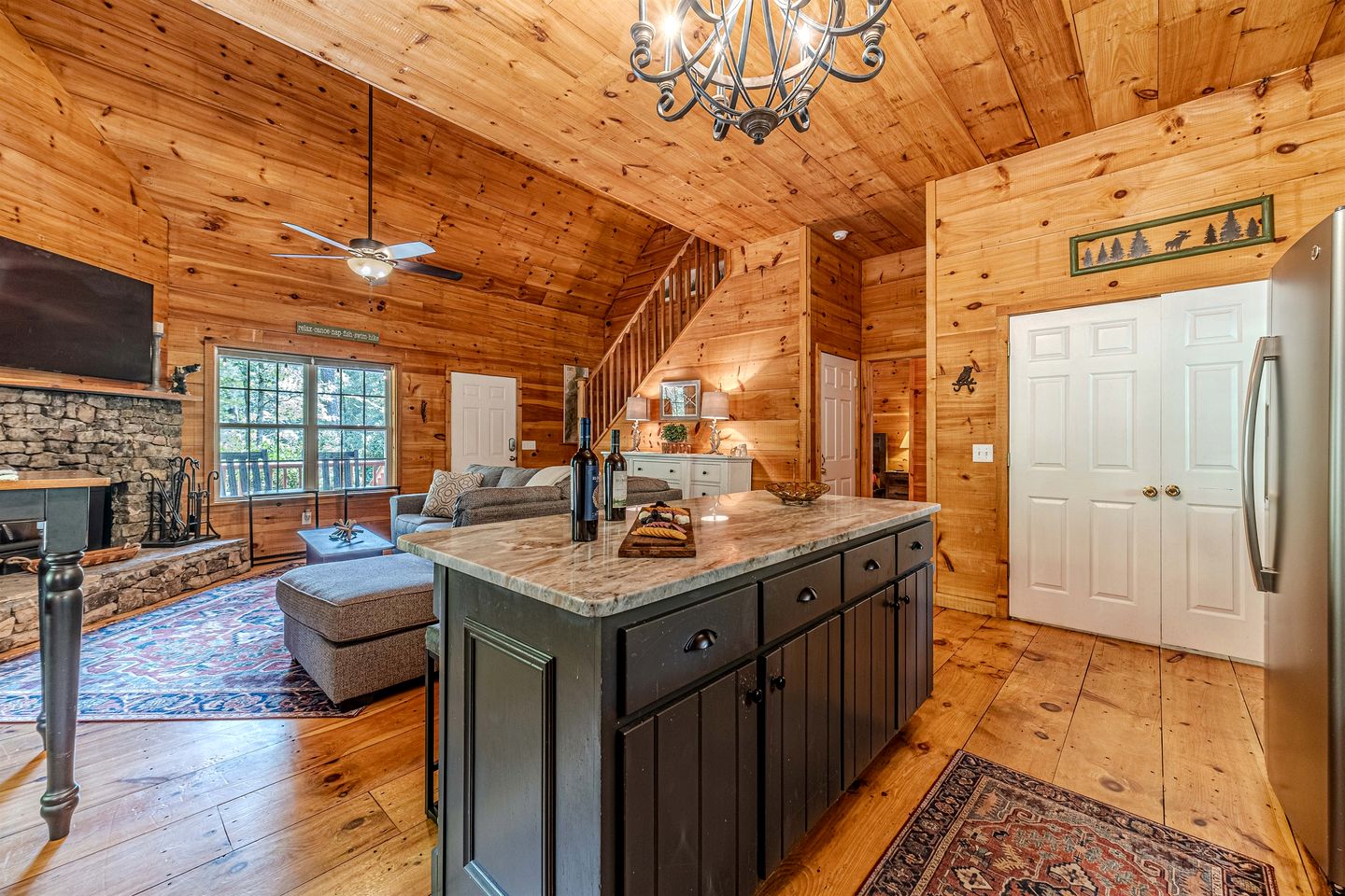 Impressive Cabin with Fireplace and Hot-tub in Sautee Nacoochee, Georgia