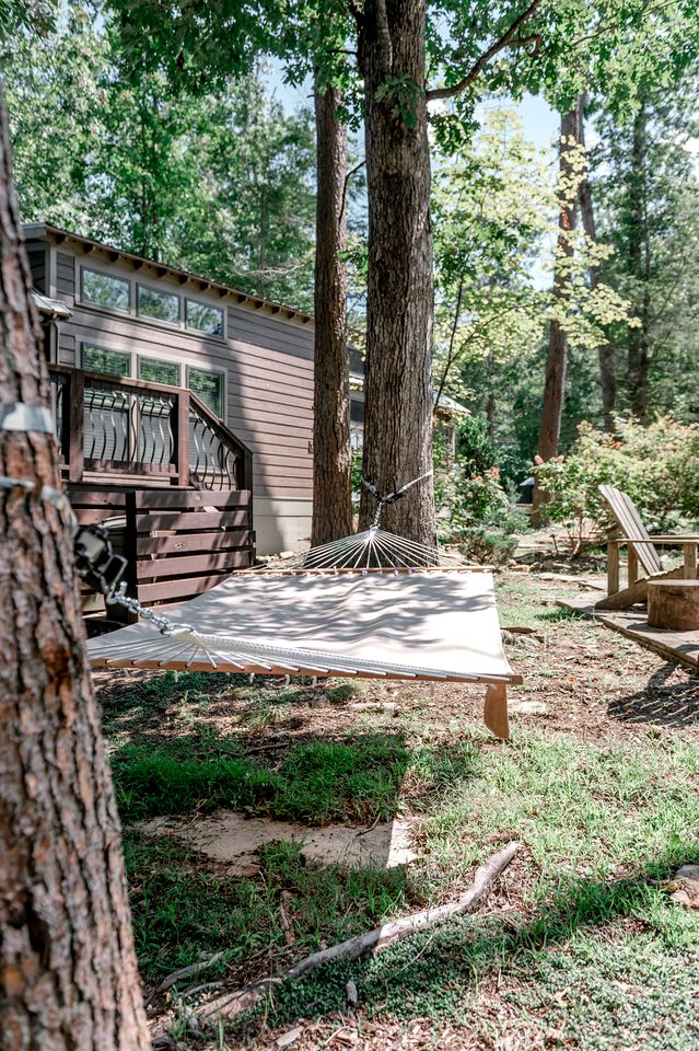 Impressive Cabin with Hot-tub and Close to Great Hiking Trails in Monteagle, Tennessee