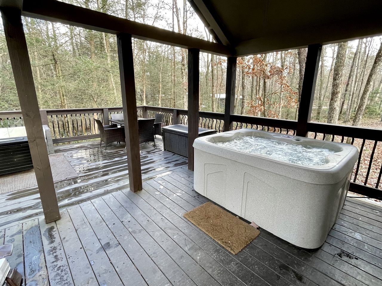 Impressive Cabin with Hot-tub and Close to Great Hiking Trails in Monteagle, Tennessee