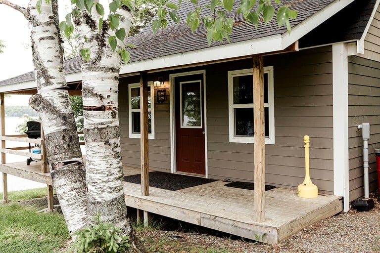 Cabins (United States of America, Portage Lake, Maine)