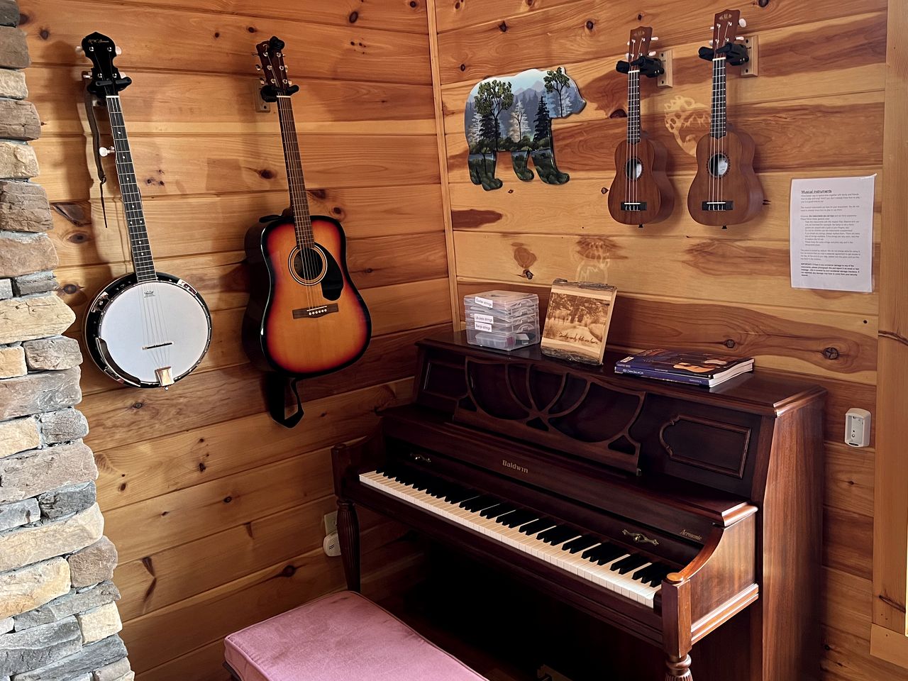 Impressive Cabin with Pool Table and Hot-Tub in Gatlinburg, Tennessee