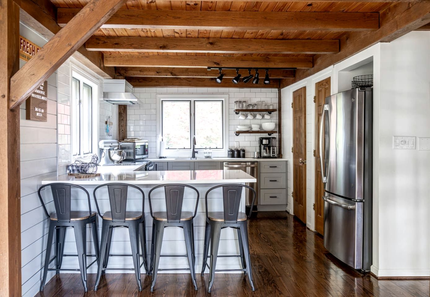 Impressive Cottage Beautifully Renovated with Sauna and Fire Pit in Virginia