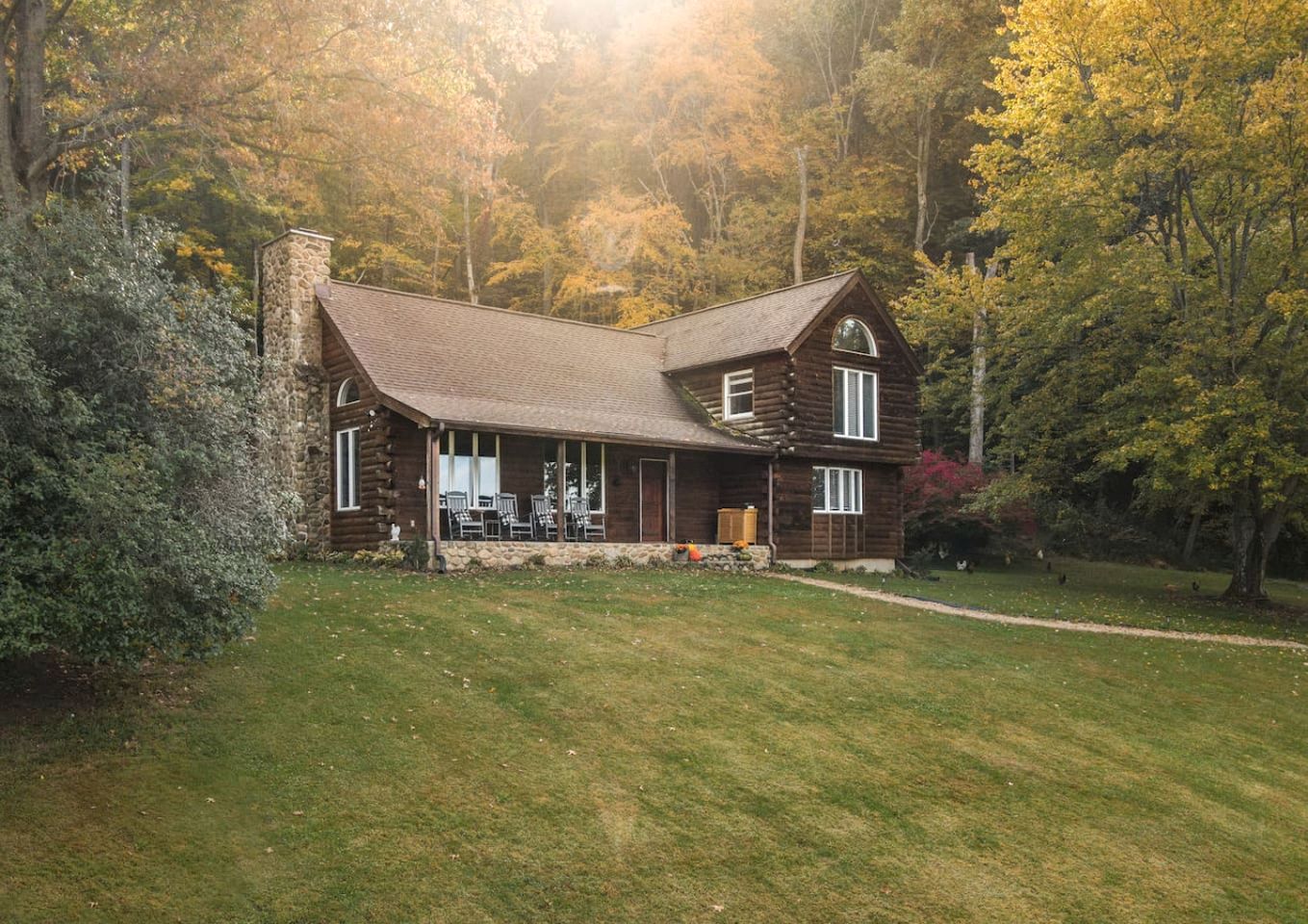 Impressive Cottage Beautifully Renovated with Sauna and Fire Pit in Virginia