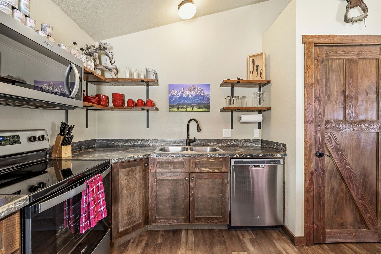 Impressive Old West Cabin with Fireplace in Island Park, Idaho
