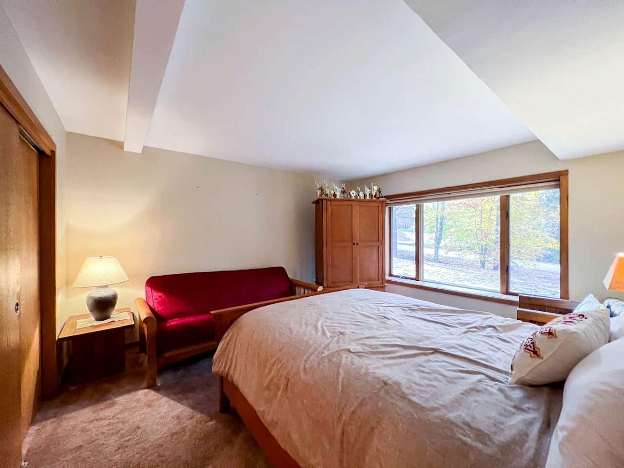 Impressive Secluded Cabin with Gorgeous Sights and Swimming Pool in Bartlett, New Hampshire
