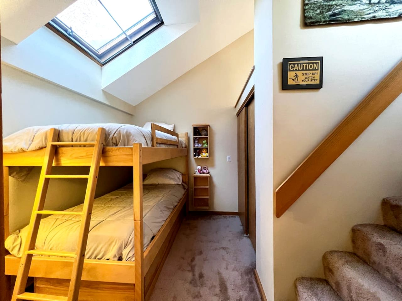 Impressive Secluded Cabin with Gorgeous Sights and Swimming Pool in Bartlett, New Hampshire