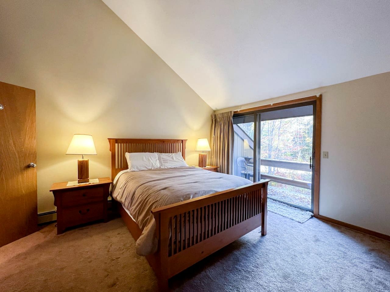 Impressive Secluded Cabin with Gorgeous Sights and Swimming Pool in Bartlett, New Hampshire