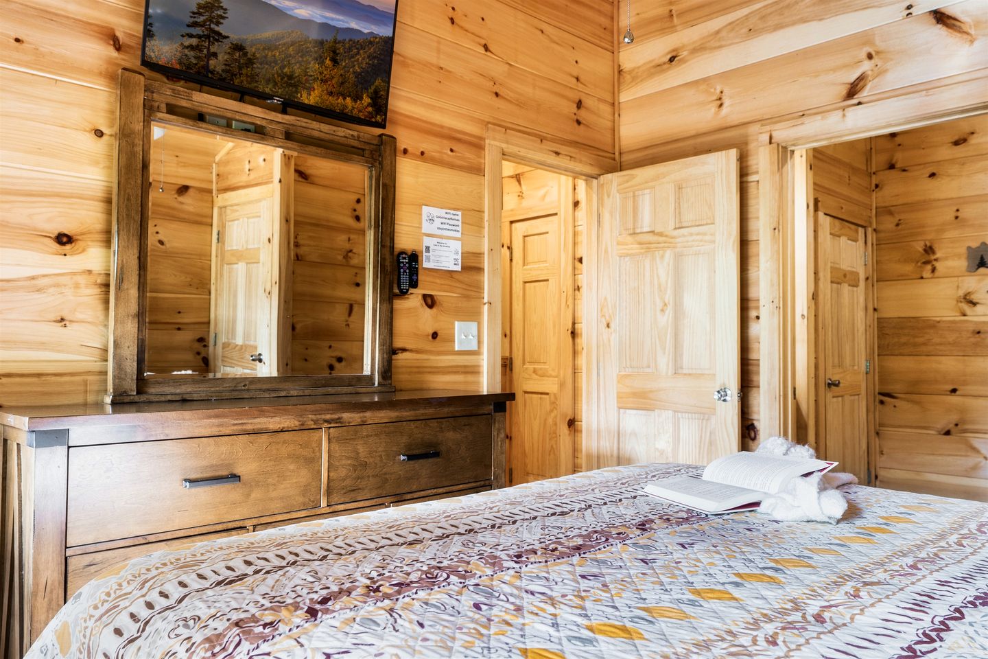 Impressive Secluded Cabin with Hot-tub and Foosball in Pigeon Forge, Tennessee