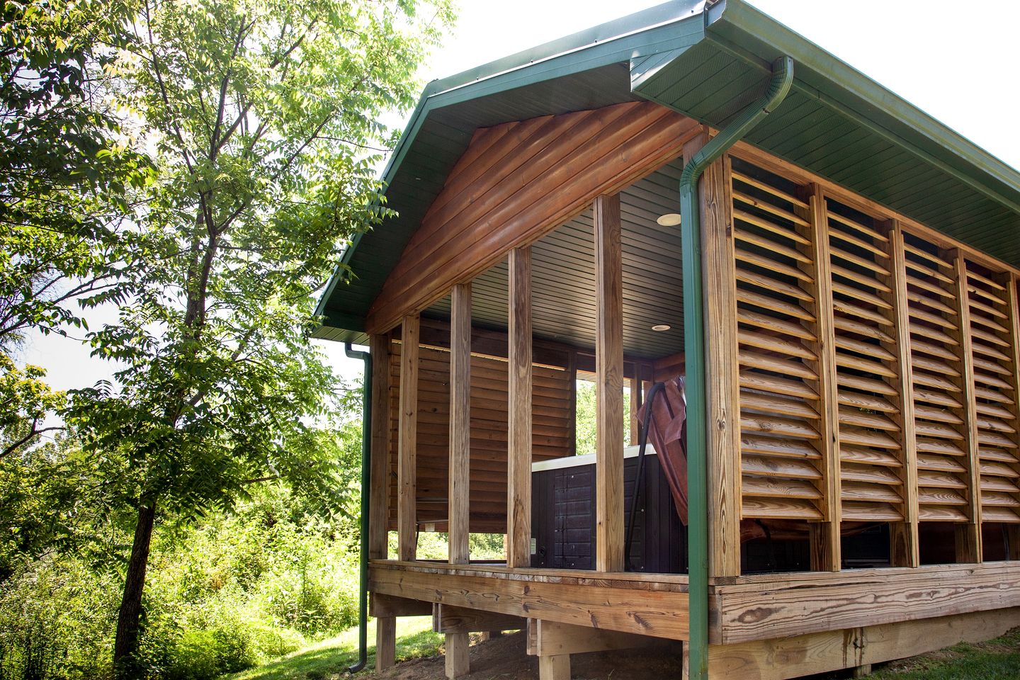 Impressive Secluded Cabin with Hot-tub in Herod, Illinois
