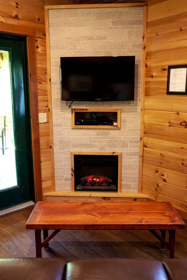Impressive Secluded Cabin with Hot-tub in Herod, Illinois
