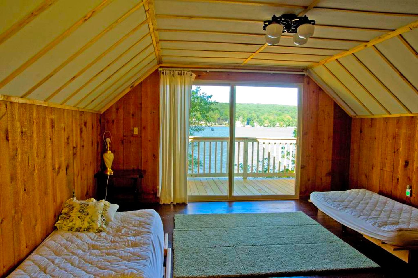 Impressive Secluded Island Perfect for a Group Getaway near Salmon River State Forest, Connecticut