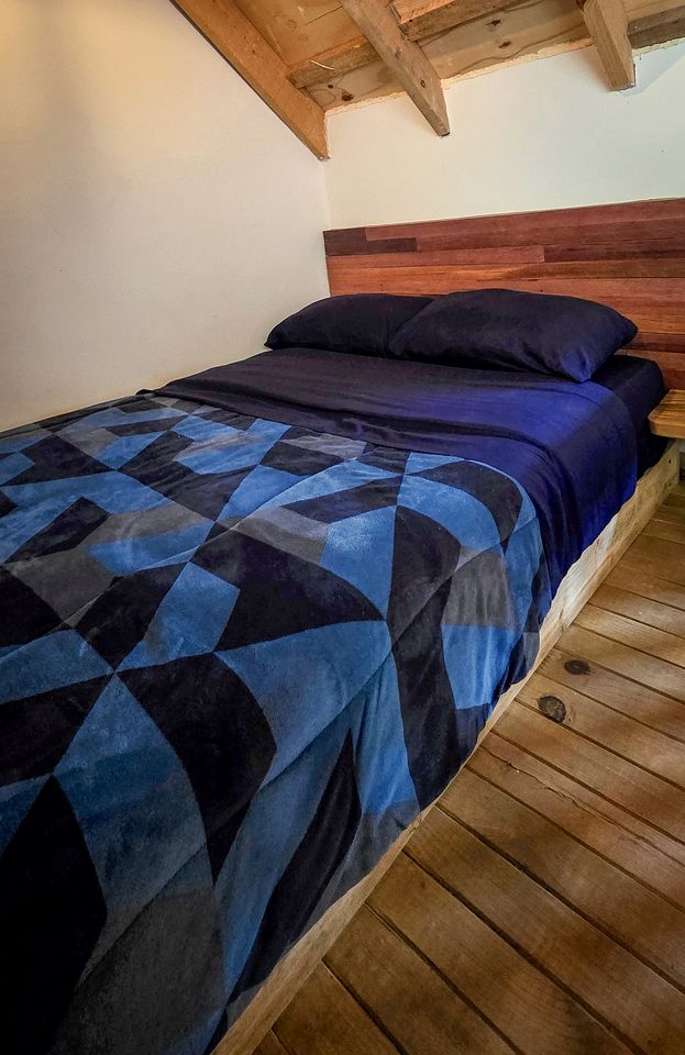 Impressive Secluded Log Cabin in Pinal de Amoles, Querétaro