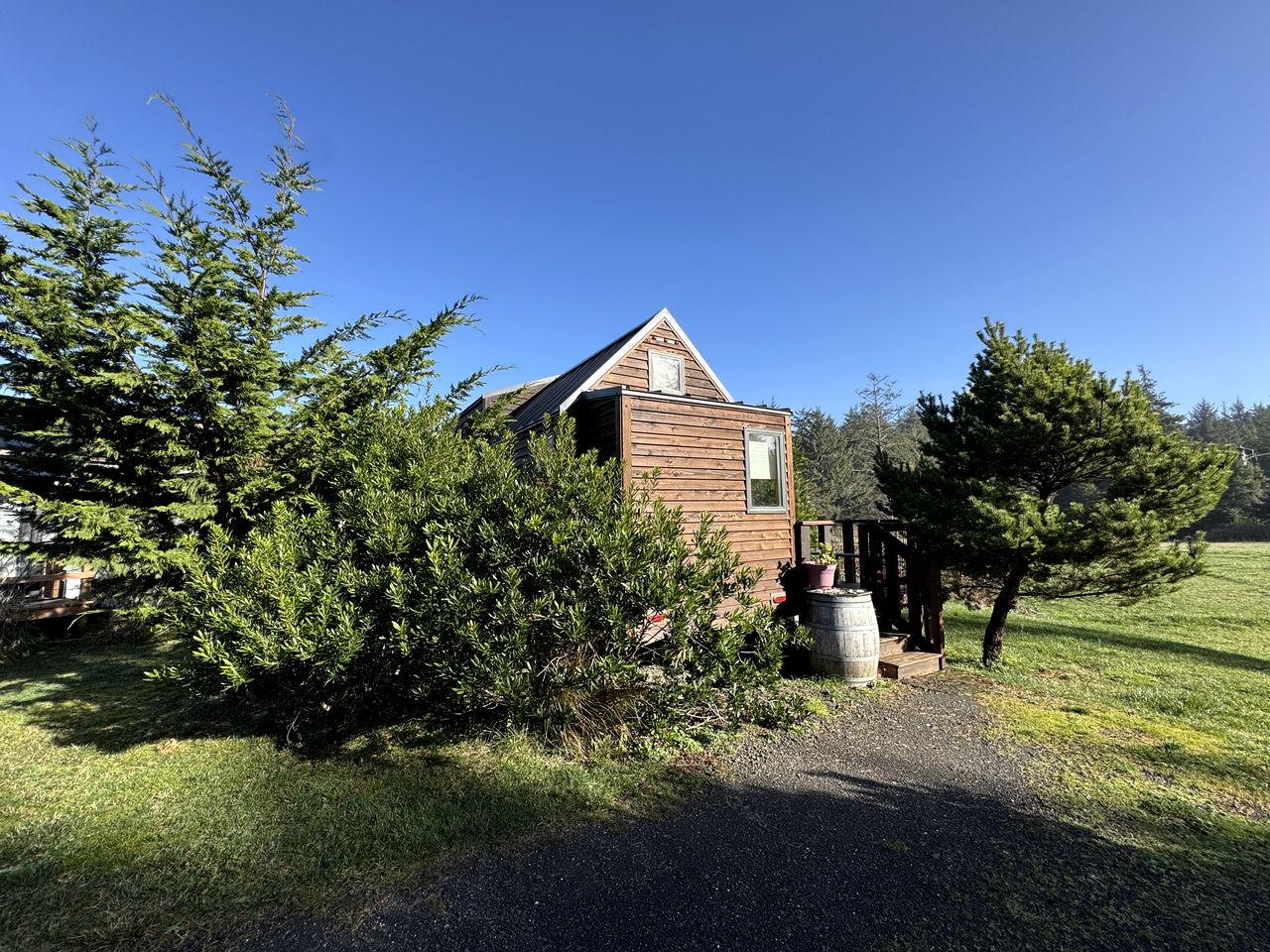 Impressive Tiny House with Fireplace in Waldport, Oregon