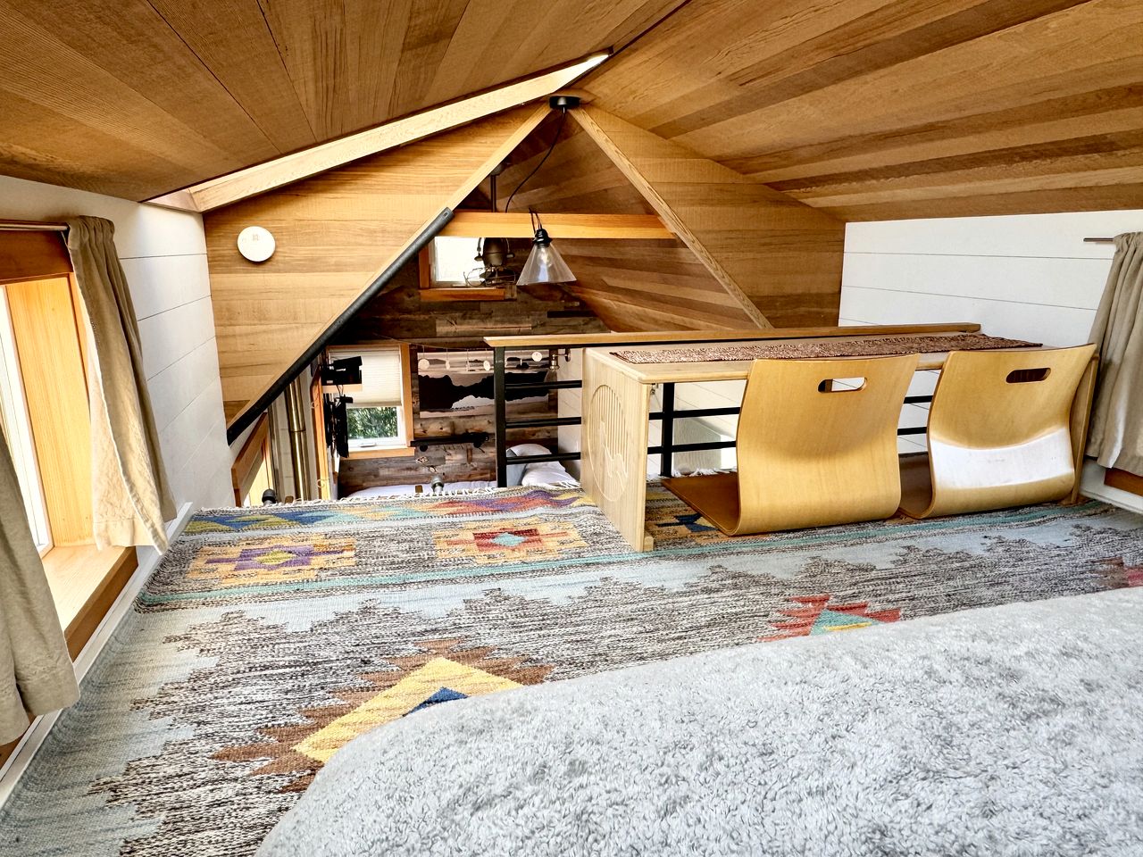 Impressive Tiny House with Fireplace in Waldport, Oregon