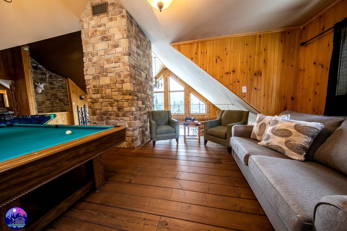 Impressive Villa with Pool, Spa and Billiard Fantastic for Winter Sports in Saint Come, Quebec