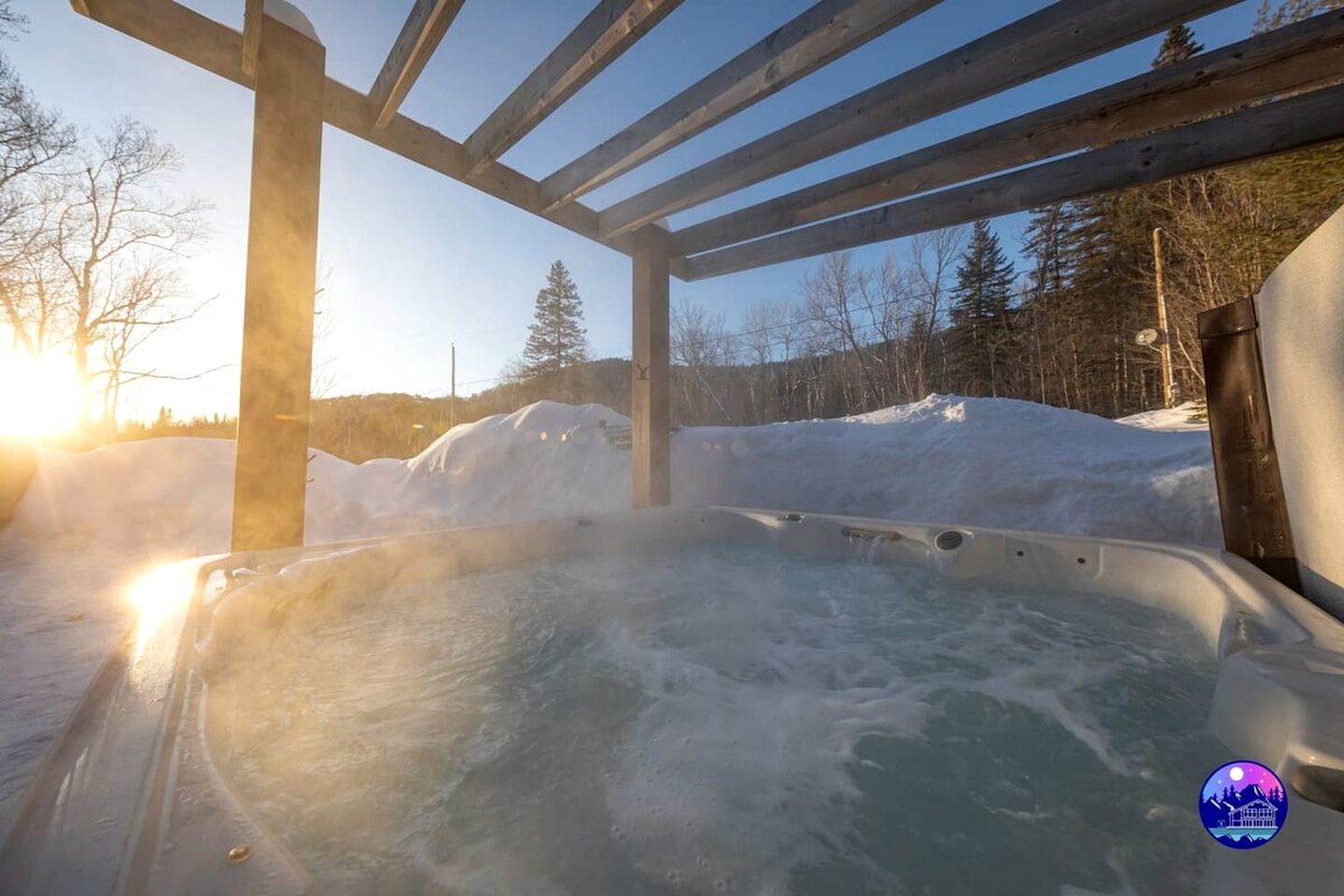 Impressive Villa with Pool, Spa and Billiard Fantastic for Winter Sports in Saint Come, Quebec