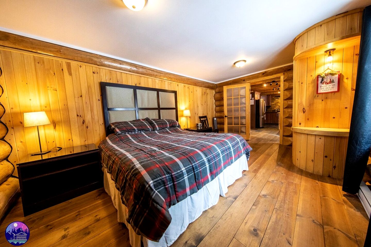 Impressive Villa with Pool, Spa and Billiard Fantastic for Winter Sports in Saint Come, Quebec
