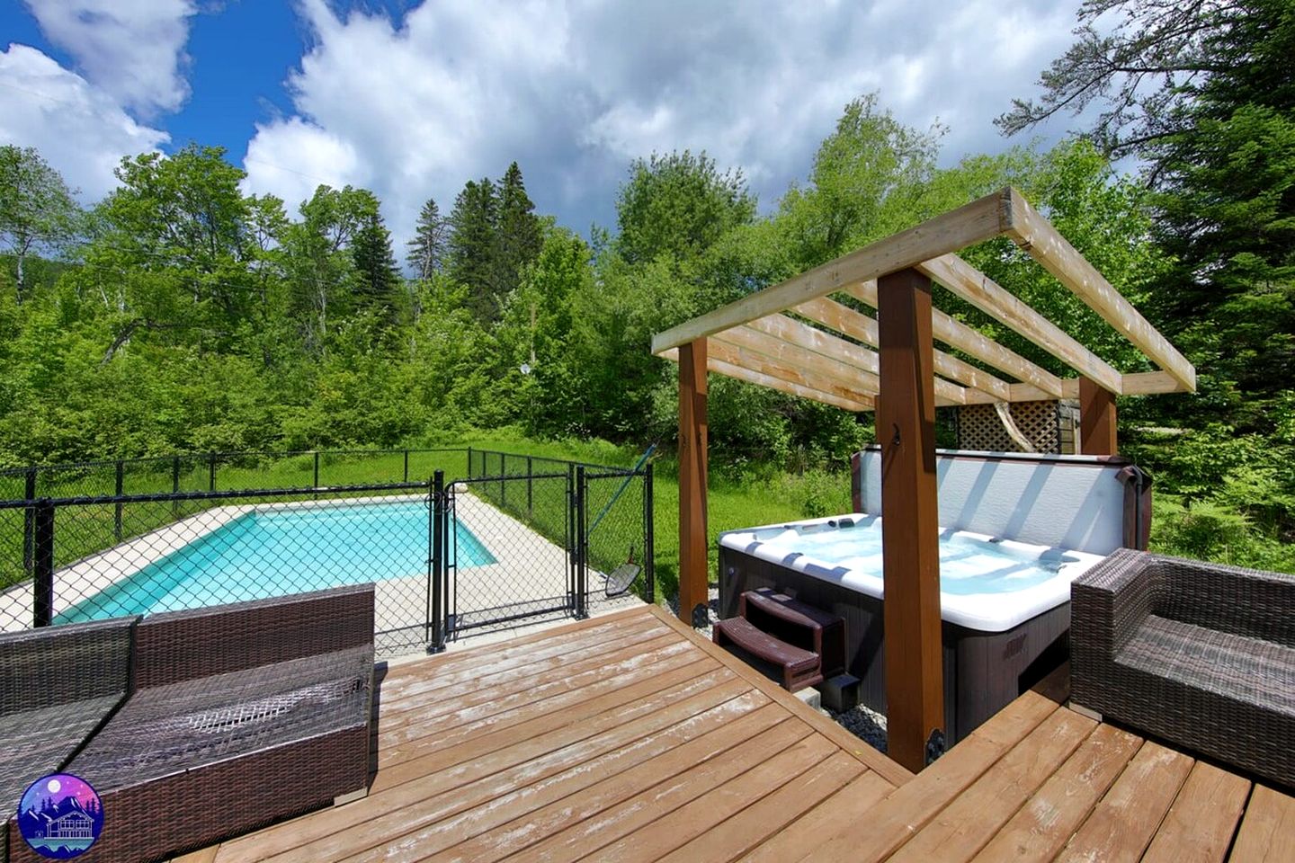 Impressive Villa with Pool, Spa and Billiard Fantastic for Winter Sports in Saint Come, Quebec