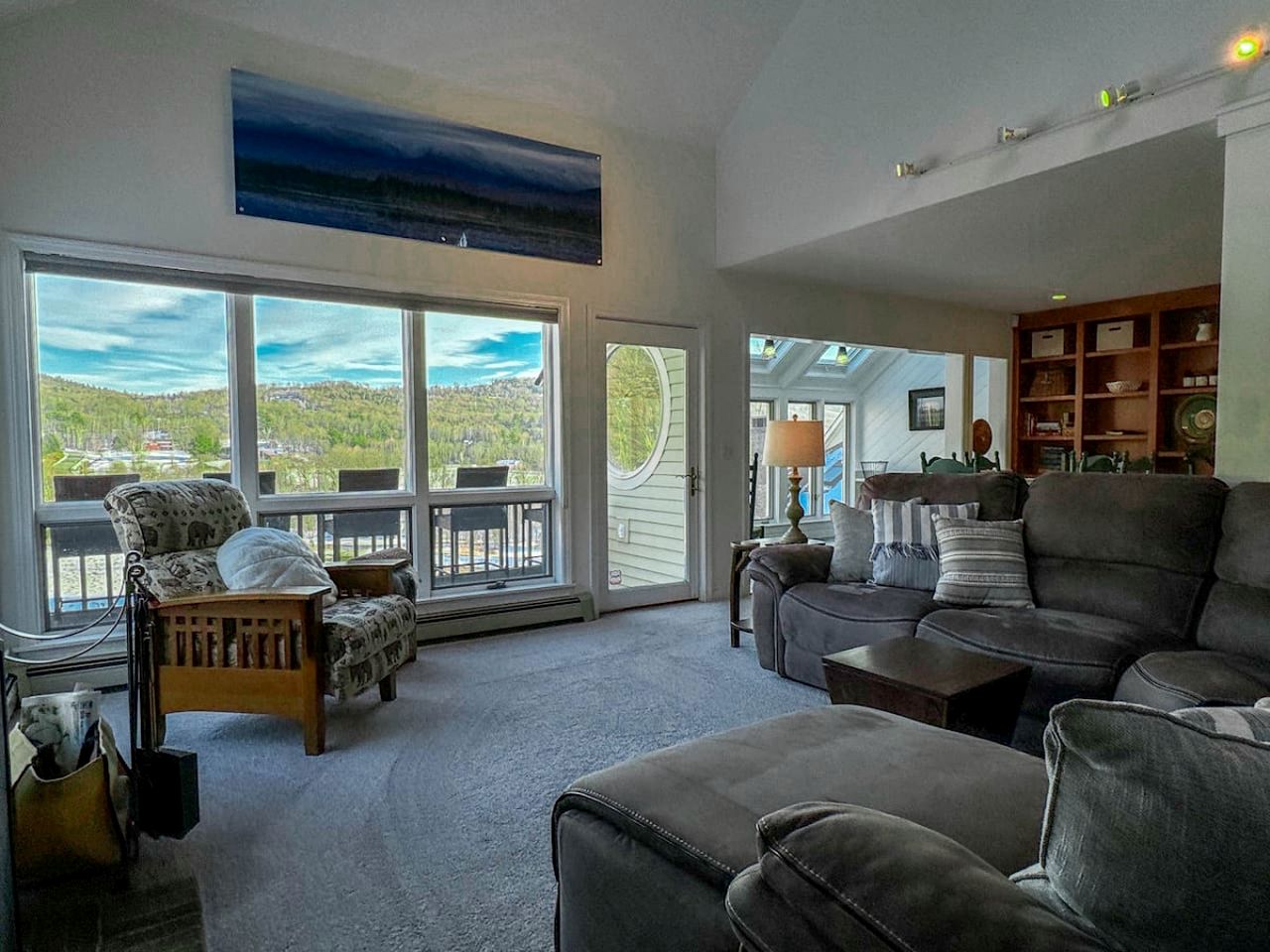Impressive Villa Surrounded by Trees with Fantastic Sights in Jackson, New Hampshire