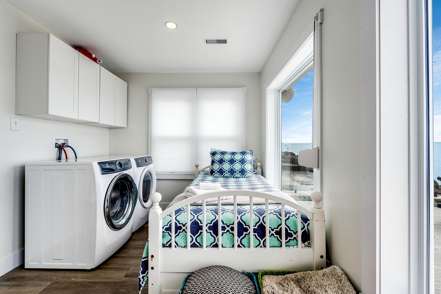 Impressive Waterfront Cottage with Fantastic Views in Leamington, Ontario