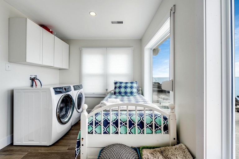 Cottages (Canada, Leamington, Ontario)