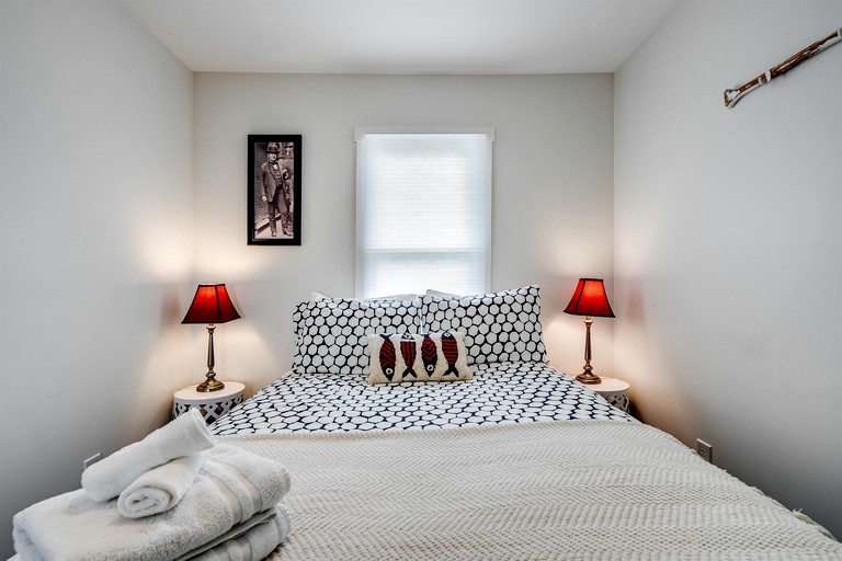 Cottages (Canada, Leamington, Ontario)