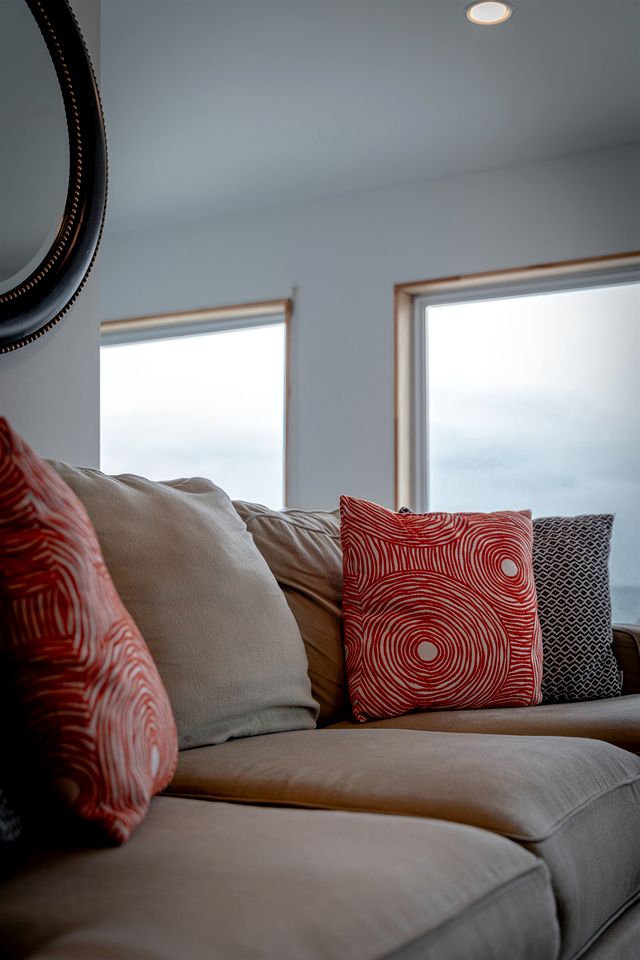 Impressive Waterfront Cottage with Fantastic Views in Leamington, Ontario