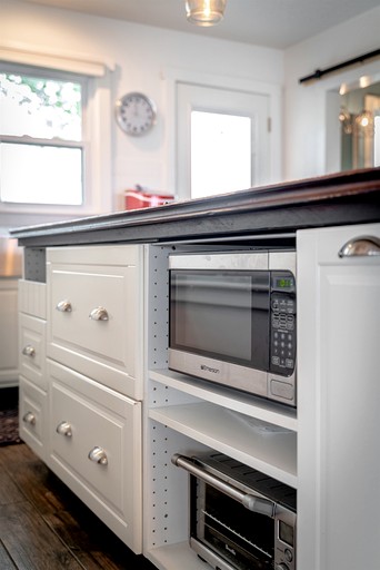 Cottages (Canada, Leamington, Ontario)