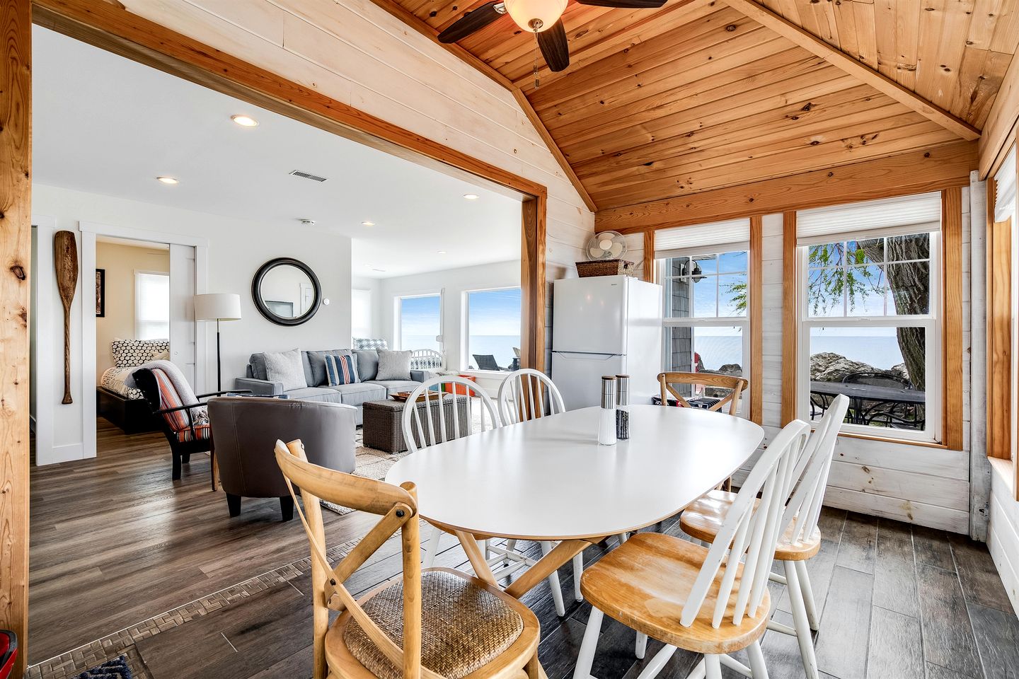 Impressive Waterfront Cottage with Fantastic Views in Leamington, Ontario