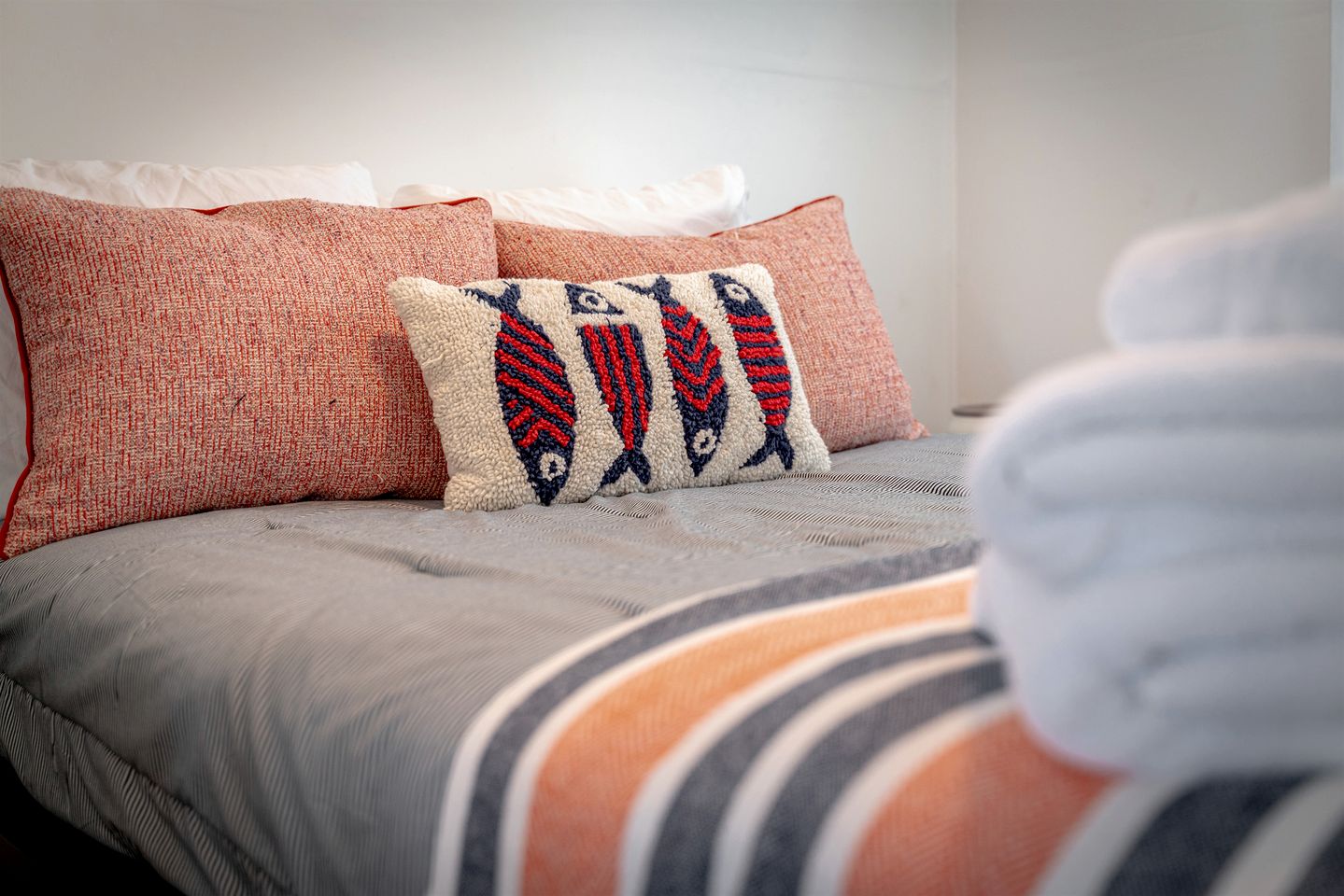 Impressive Waterfront Cottage with Fantastic Views in Leamington, Ontario