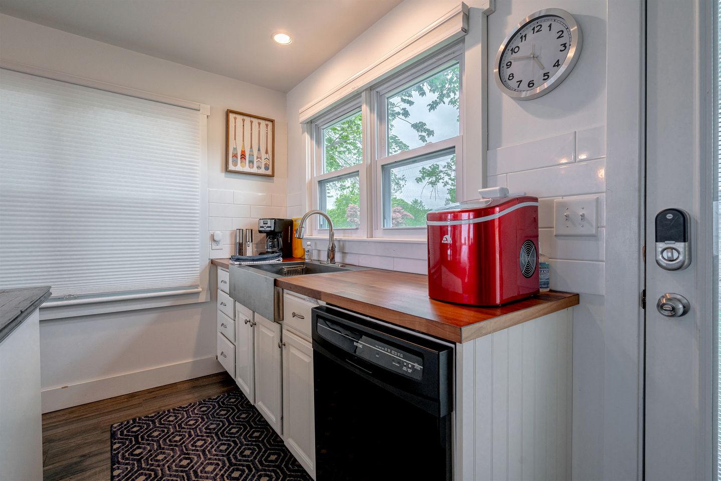 Impressive Waterfront Cottage with Fantastic Views in Leamington, Ontario