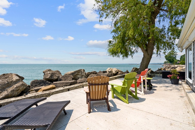 Cottages (Canada, Leamington, Ontario)