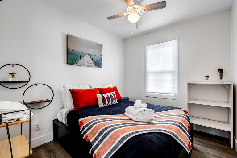 Cottages (Canada, Leamington, Ontario)