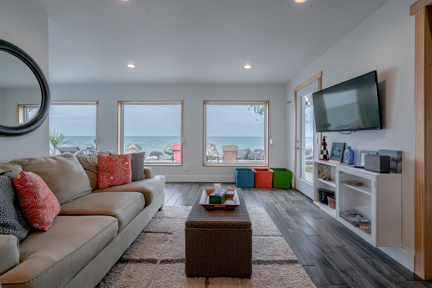 Impressive Waterfront Cottage with Fantastic Views in Leamington, Ontario