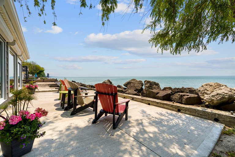 Cottages (Canada, Leamington, Ontario)