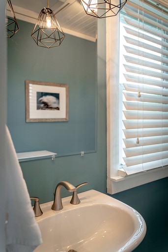 Cottages (Canada, Leamington, Ontario)