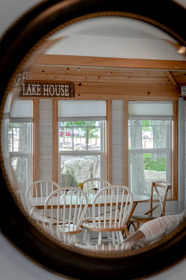 Impressive Waterfront Cottage with Fantastic Views in Leamington, Ontario