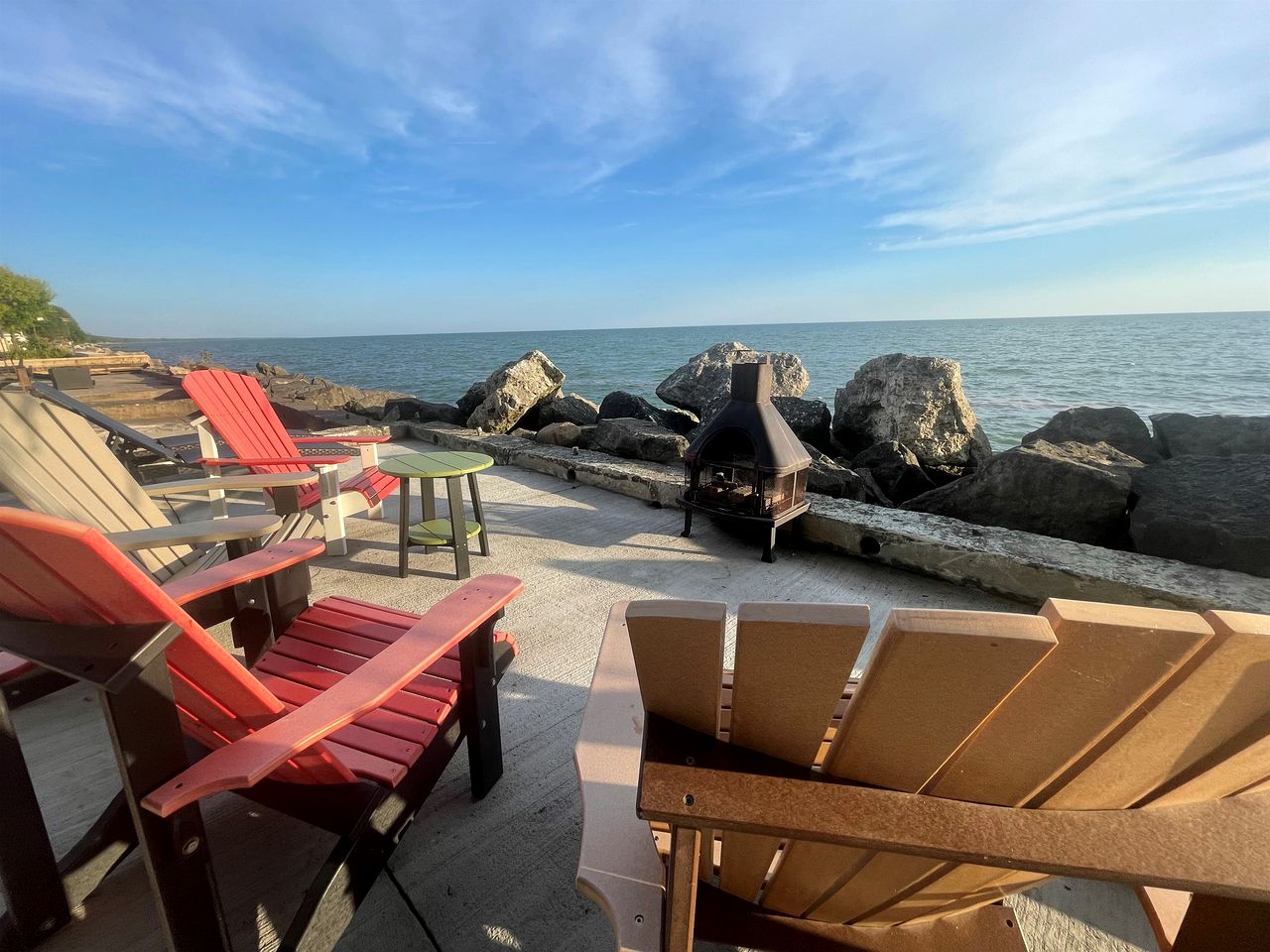 Impressive Waterfront Cottage with Fantastic Views in Leamington, Ontario