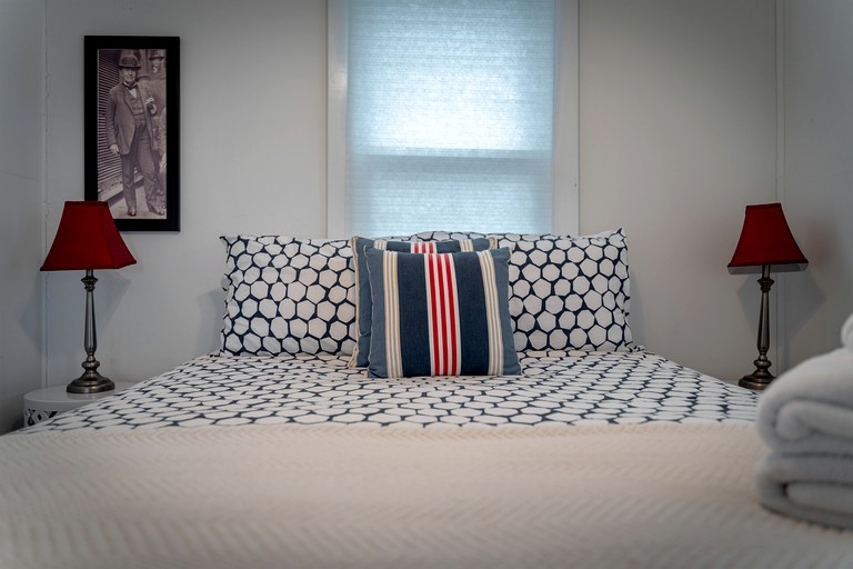 Cottages (Canada, Leamington, Ontario)