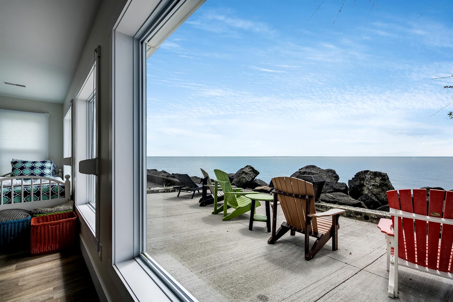 Impressive Waterfront Cottage with Fantastic Views in Leamington, Ontario