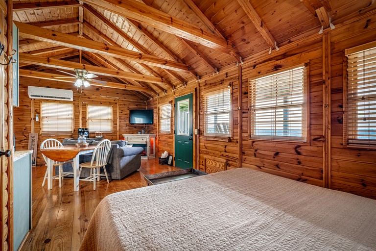 Cabins (United States of America, Mentone, Alabama)