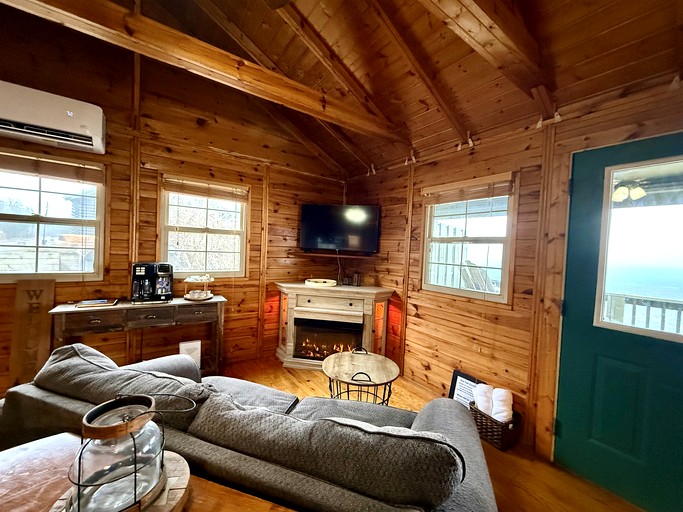 Cabins (United States of America, Mentone, Alabama)