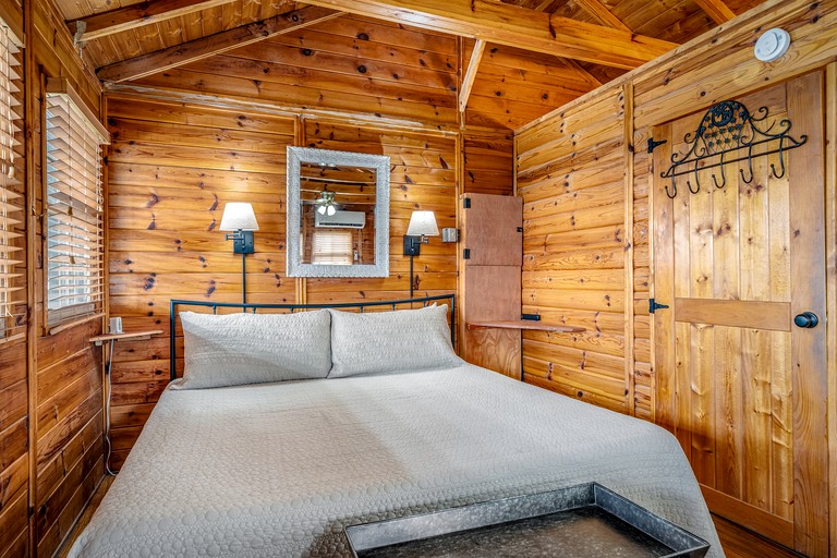 Cabins (United States of America, Mentone, Alabama)