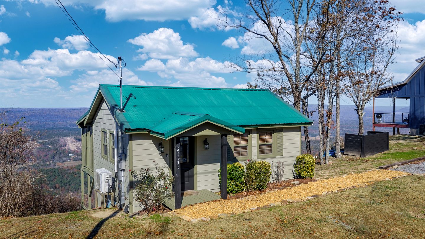 Impressive Wooden Rustic Cabin with Fireplace in Mentone, Alabama