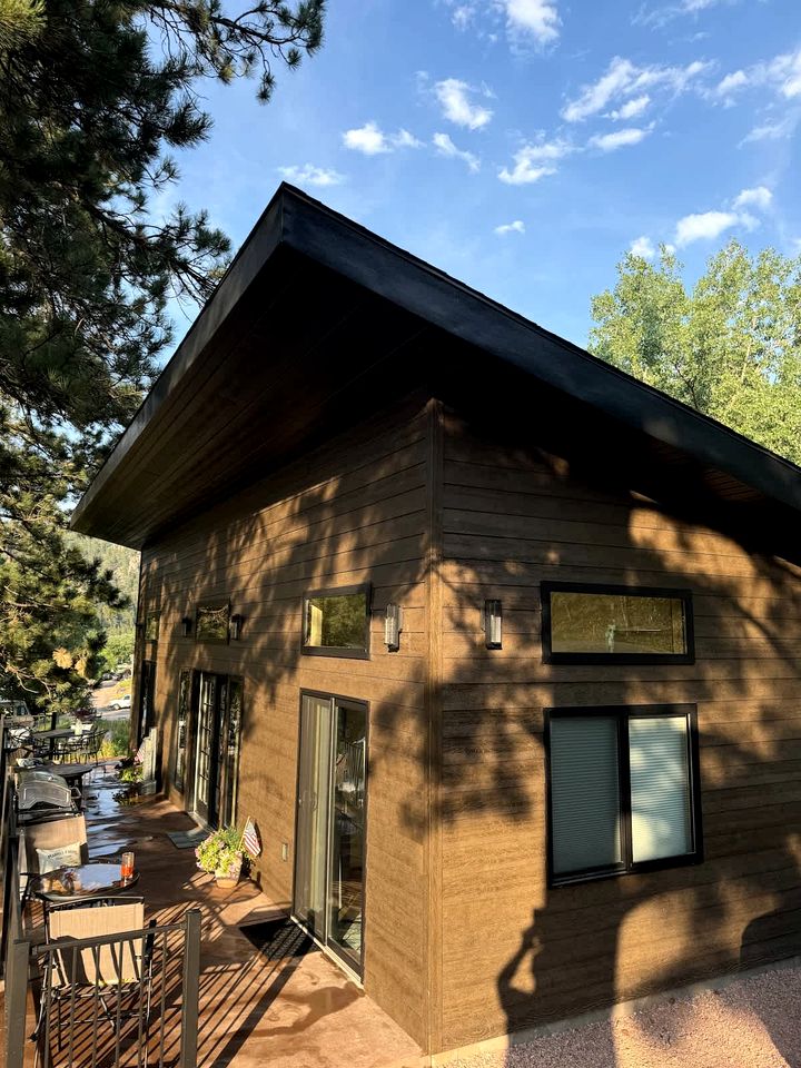 Vibrant Modern Cabin Haven near Mount Rushmore in South Dakota